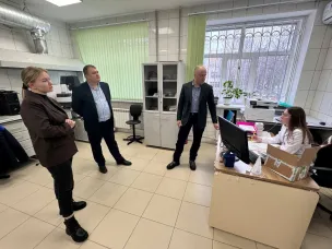 Владимир Тужилин обсудил с сотрудниками перспективы развития лаборатории мониторинга окружающей среды